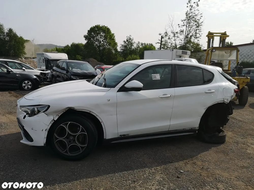 Alfa Romeo Stelvio 2.2 16V AT8 - 8