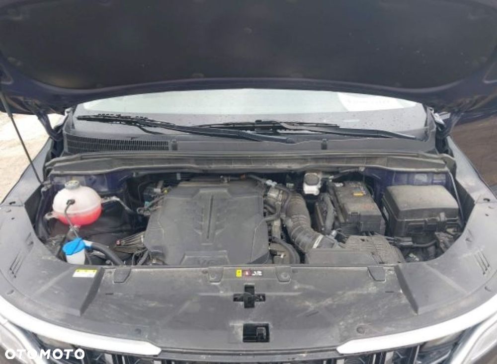 Kia Carnival - 12