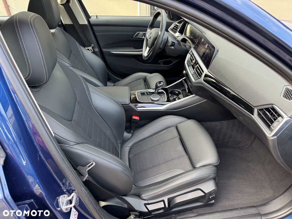 BMW Seria 3 318i Sport Line sport - 15