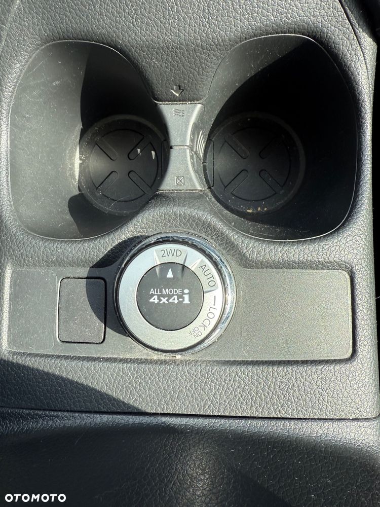 Nissan X-Trail 1.6 DCi N-Connecta 4WD 7os - 11