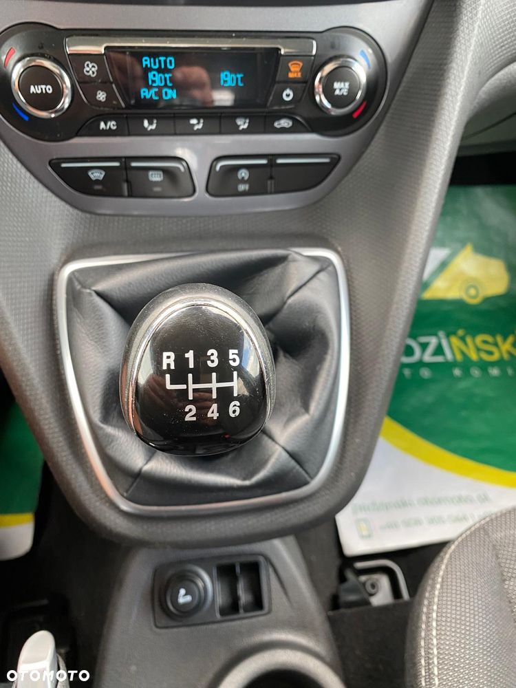 Ford Tourneo Connect Grand - 17