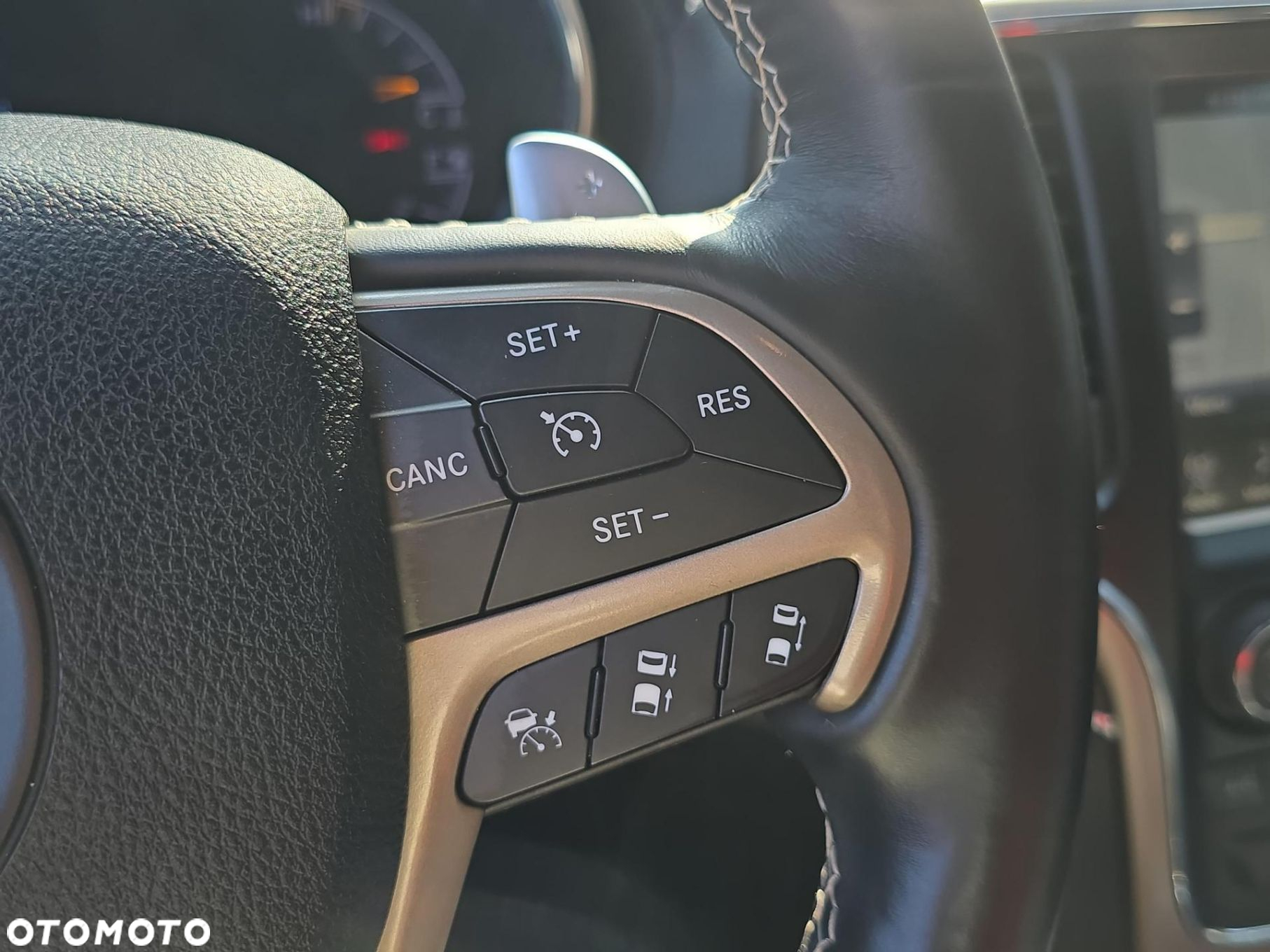 Jeep Grand Cherokee - 19