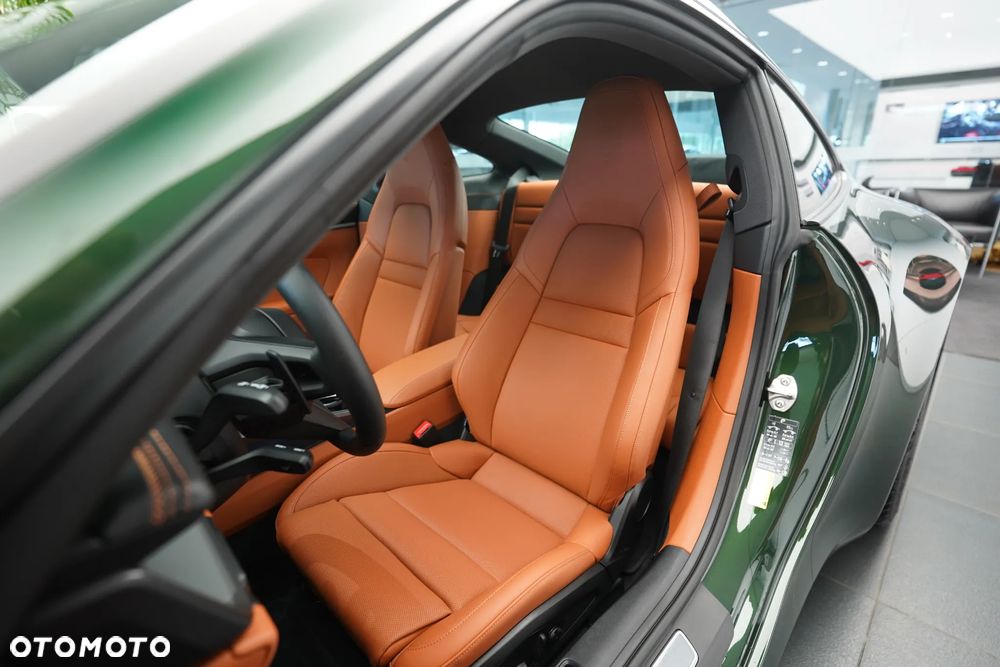Porsche 911 Carrera - 9