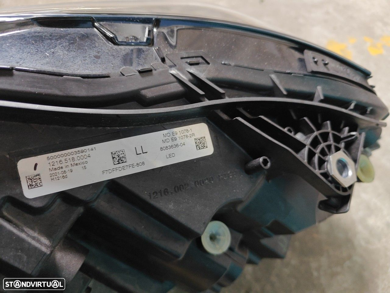 Farol Frente Direito / Otica Direita Bmw 2 G87 M2 8083636-04 Zkw 1216. - 2