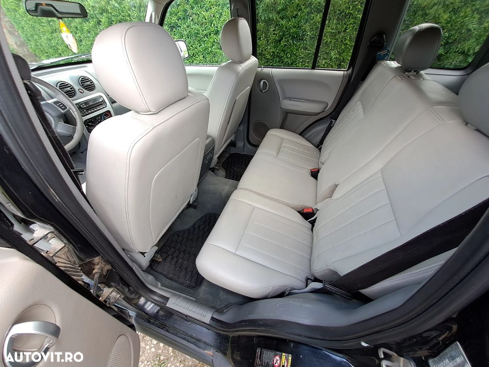 Jeep Cherokee - 10