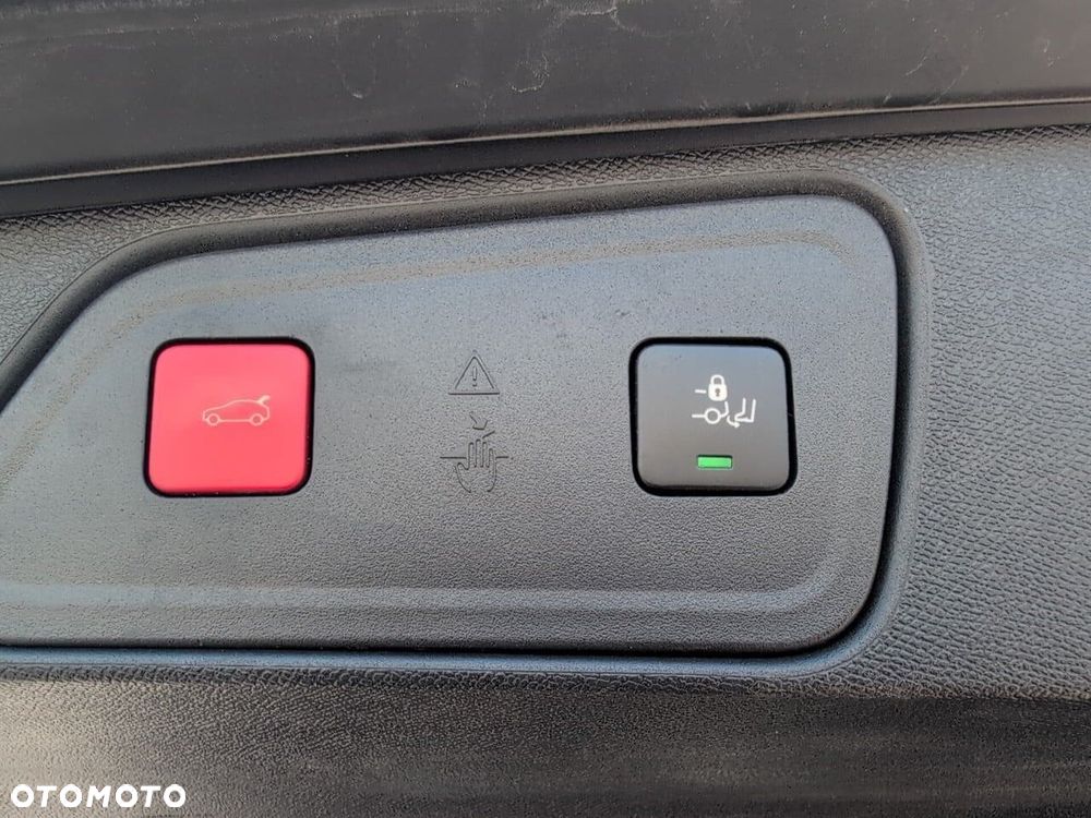 Peugeot 3008 1.6 PureTech Hybrid4 PHEV GT S&S EAT8 - 26