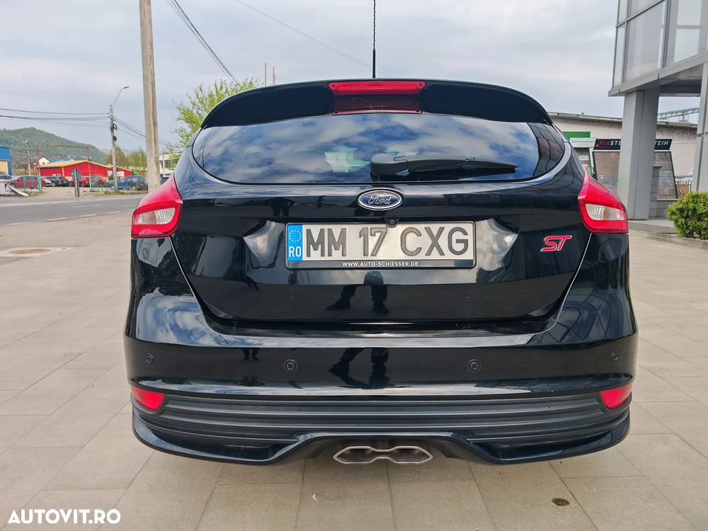 Ford Focus Powershift ST - 6