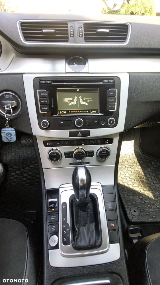Volkswagen Passat 2.0 TDI Highline R-Style DSG - 8