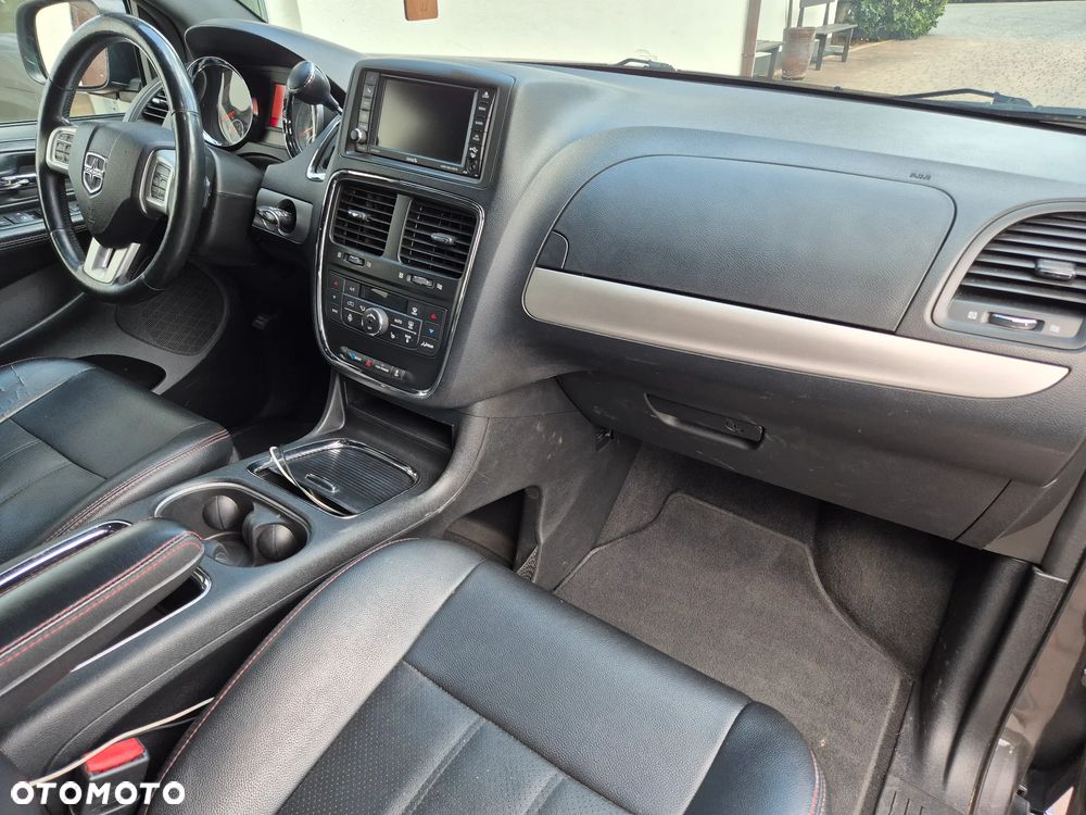 Dodge Grand Caravan - 7