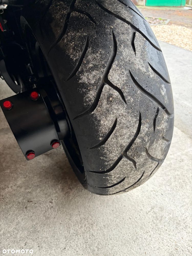 Suzuki Intruder - 30