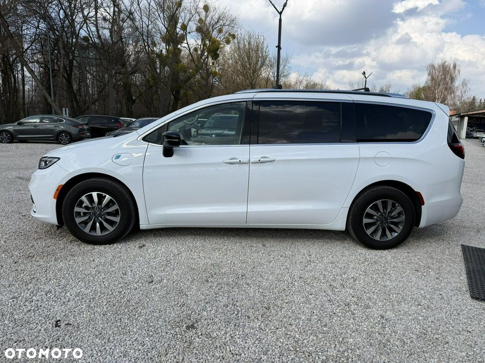 Chrysler Pacifica - 26