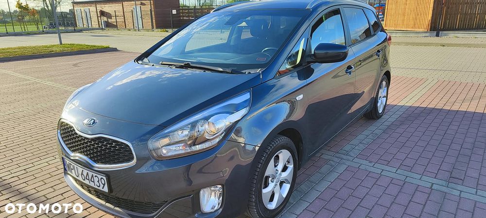 Kia Carens - 2