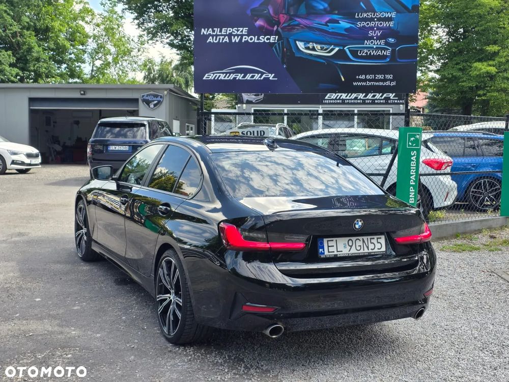 BMW Seria 3 318i Luxury Line - 13