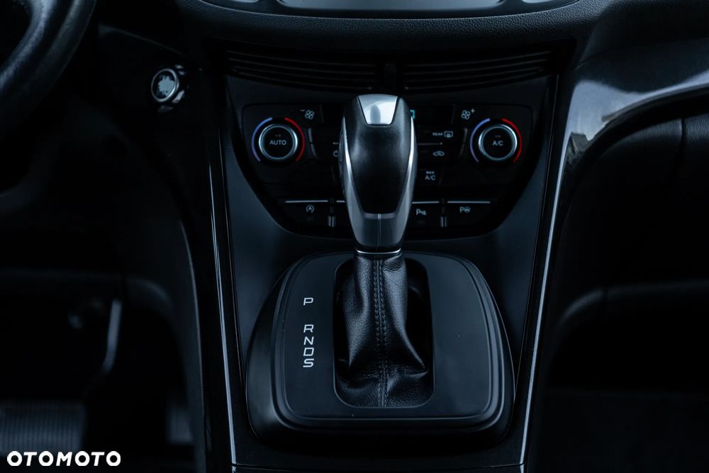 Ford Kuga - 32