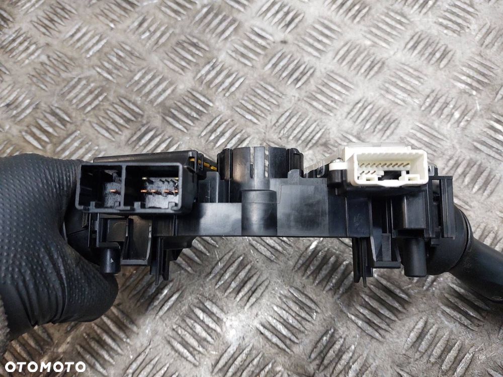 MANETKA PRZEŁĄCZNIK ZESPOLONY TOYOTA AURIS I - 5