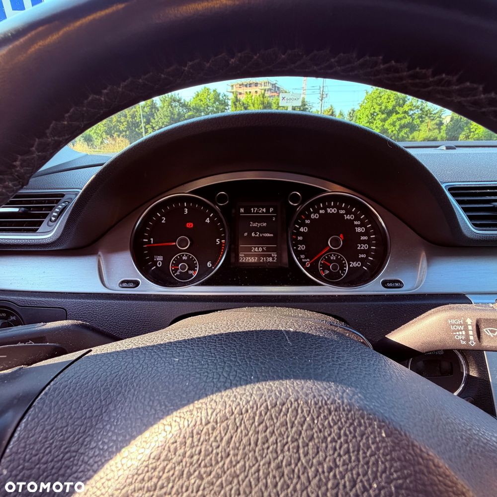 Volkswagen Passat 2.0 TDI Highline R-Style DSG - 5