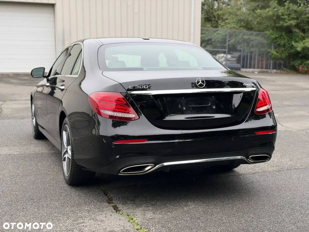 Mercedes-Benz Klasa E 300 9G-TRONIC - 6