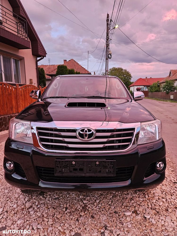 Toyota Hilux 4x4 Double Cab Executive - 16