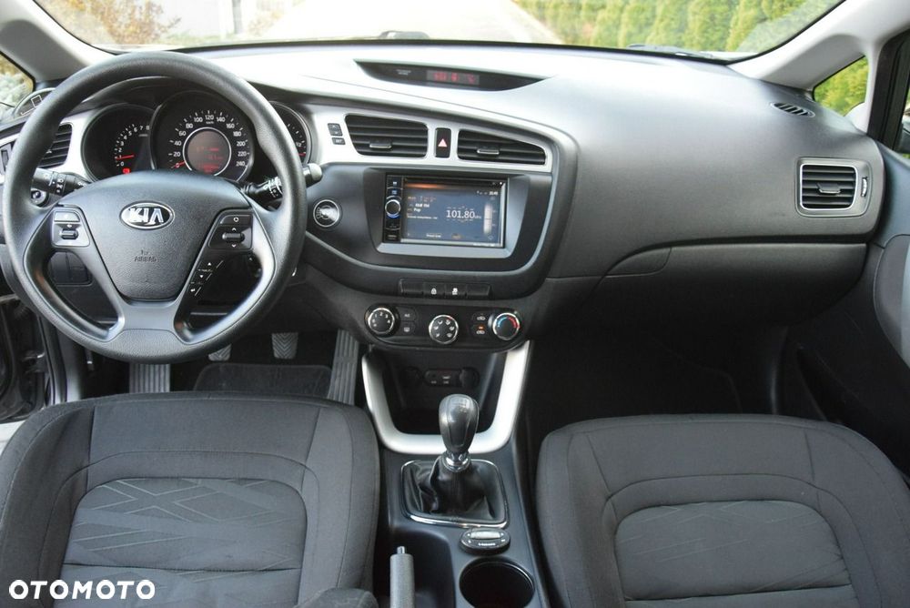 Kia Ceed 1.4 CVVT Attract - 28