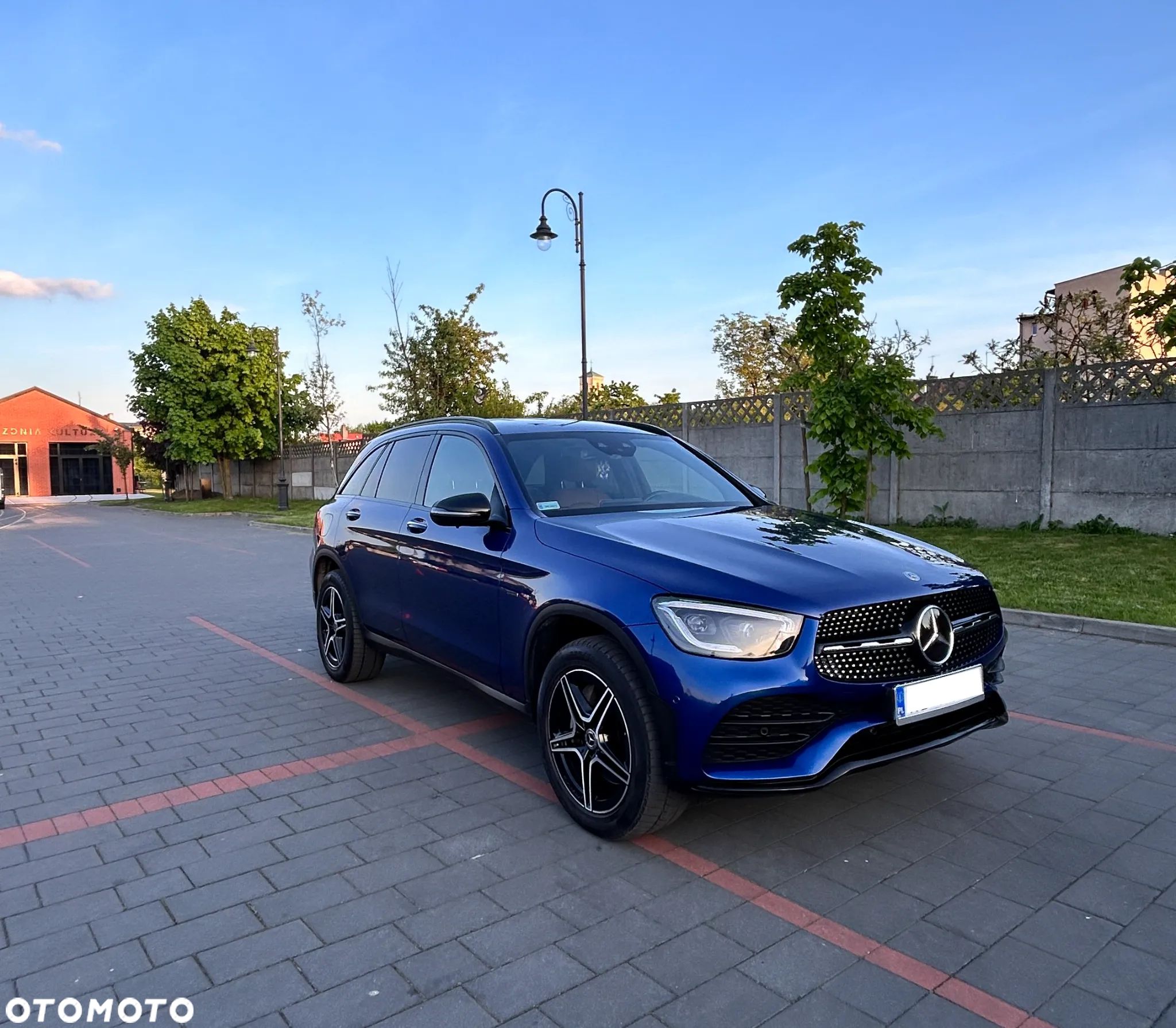 Mercedes-Benz GLC 300 e 4-Matic Business Edition - 1