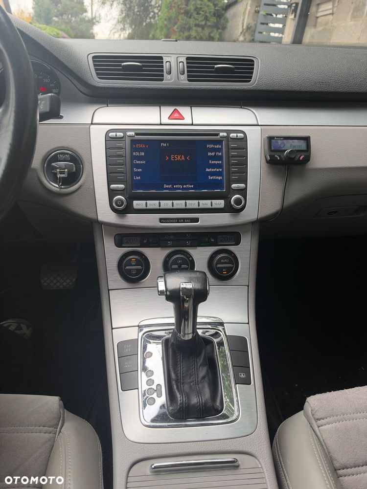 Volkswagen Passat - 12