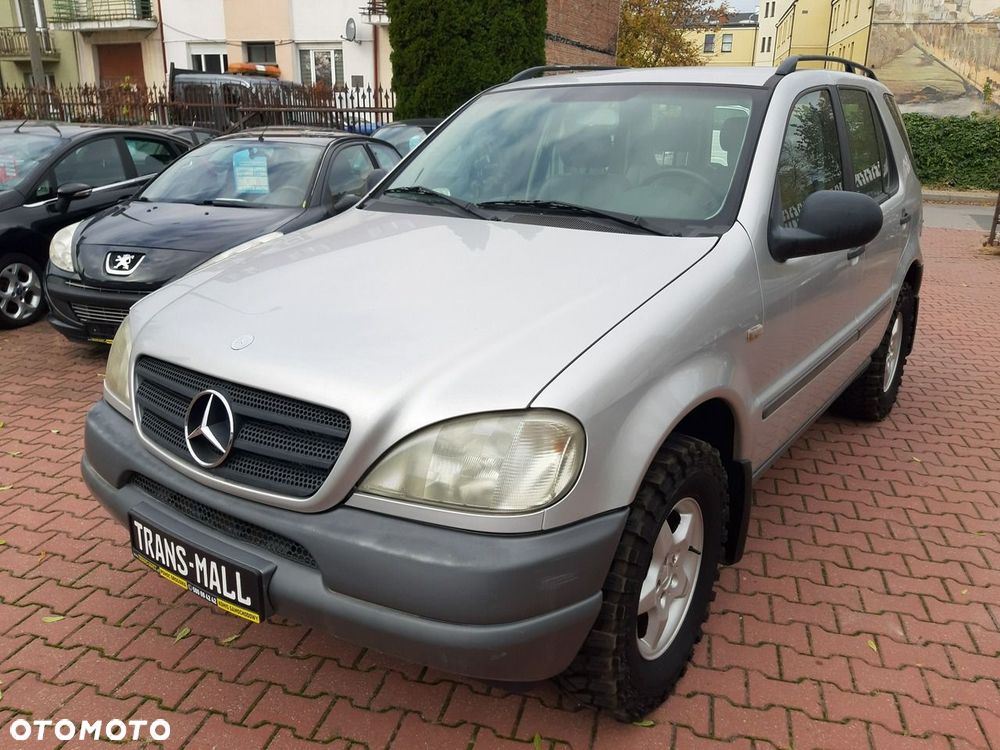 Mercedes-Benz ML 2000