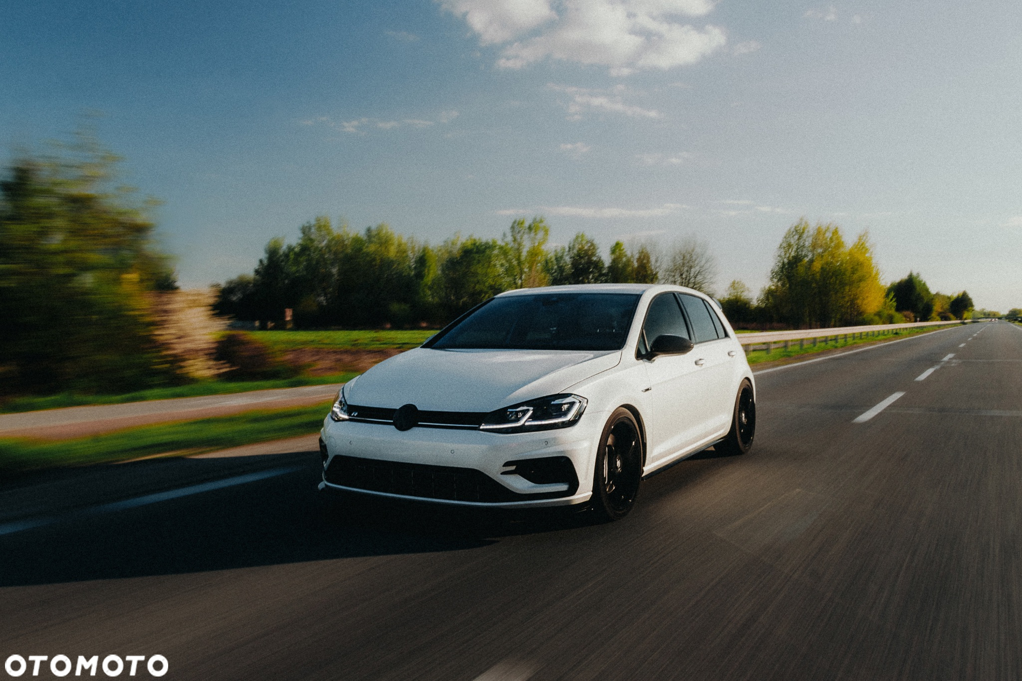 Volkswagen Golf R 4Motion (BlueMotion Technology) DSG - 27
