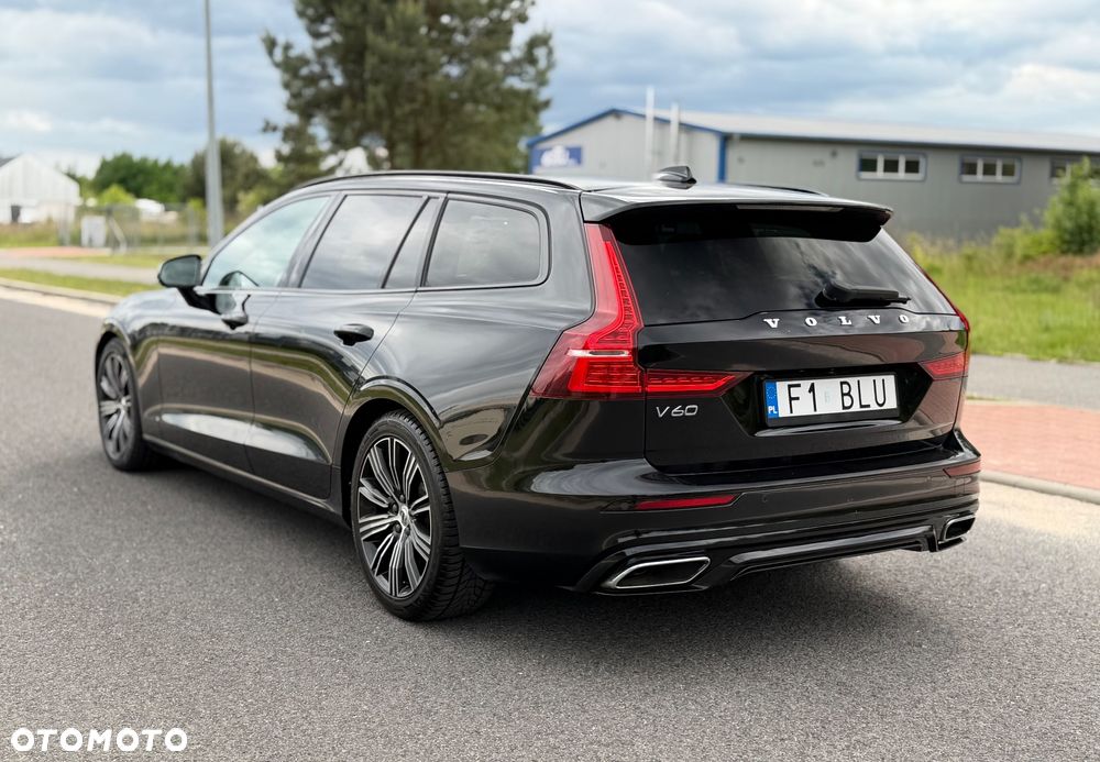 Volvo V60 D4 Geartronic R-Design - 20