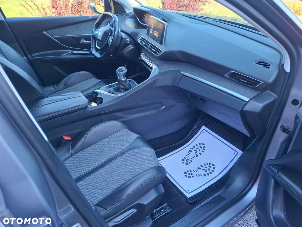 Peugeot 3008 - 17