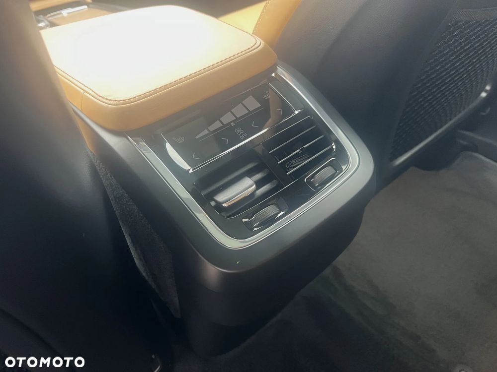 Volvo XC 90 - 25
