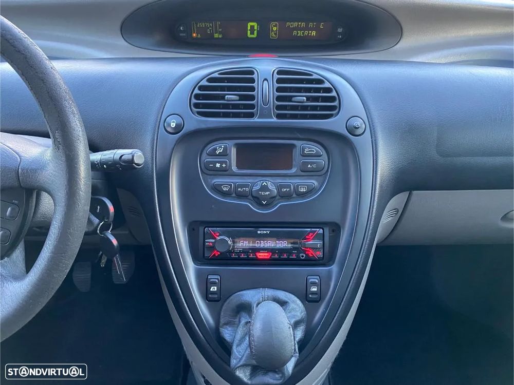 Citroën Xsara Picasso 2.0 HDi SX - 18