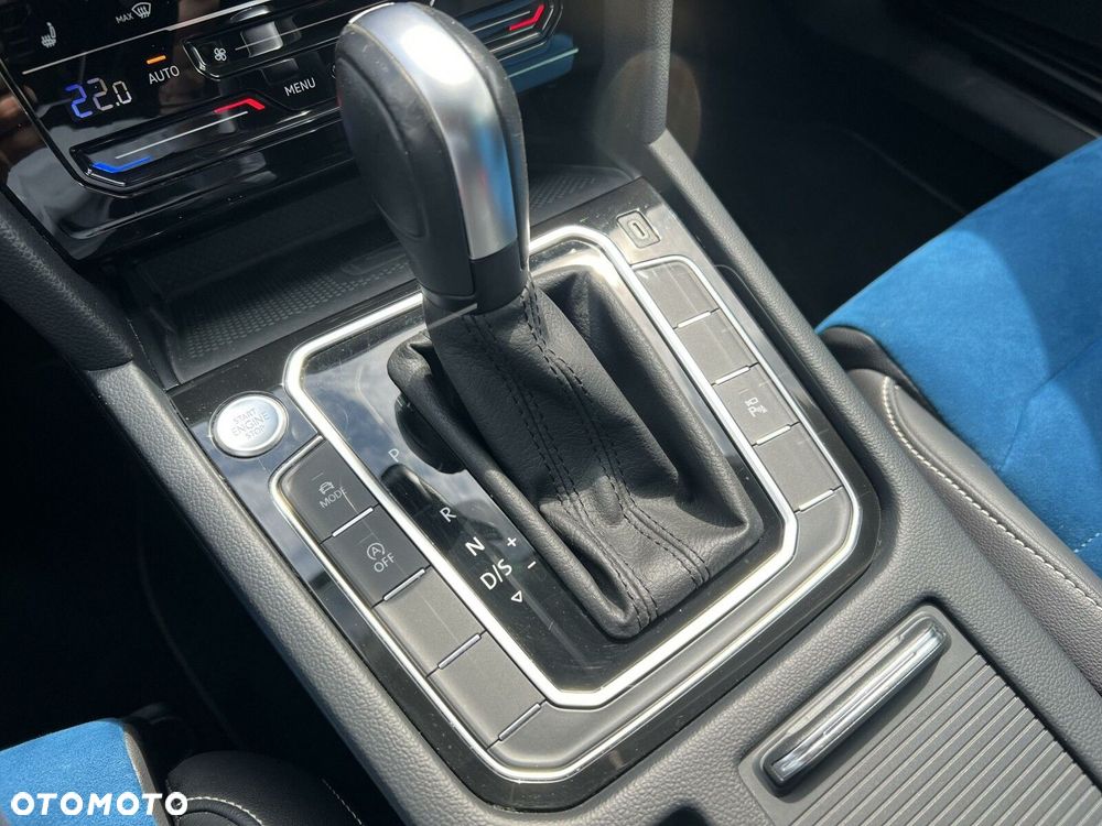 Volkswagen Passat - 34