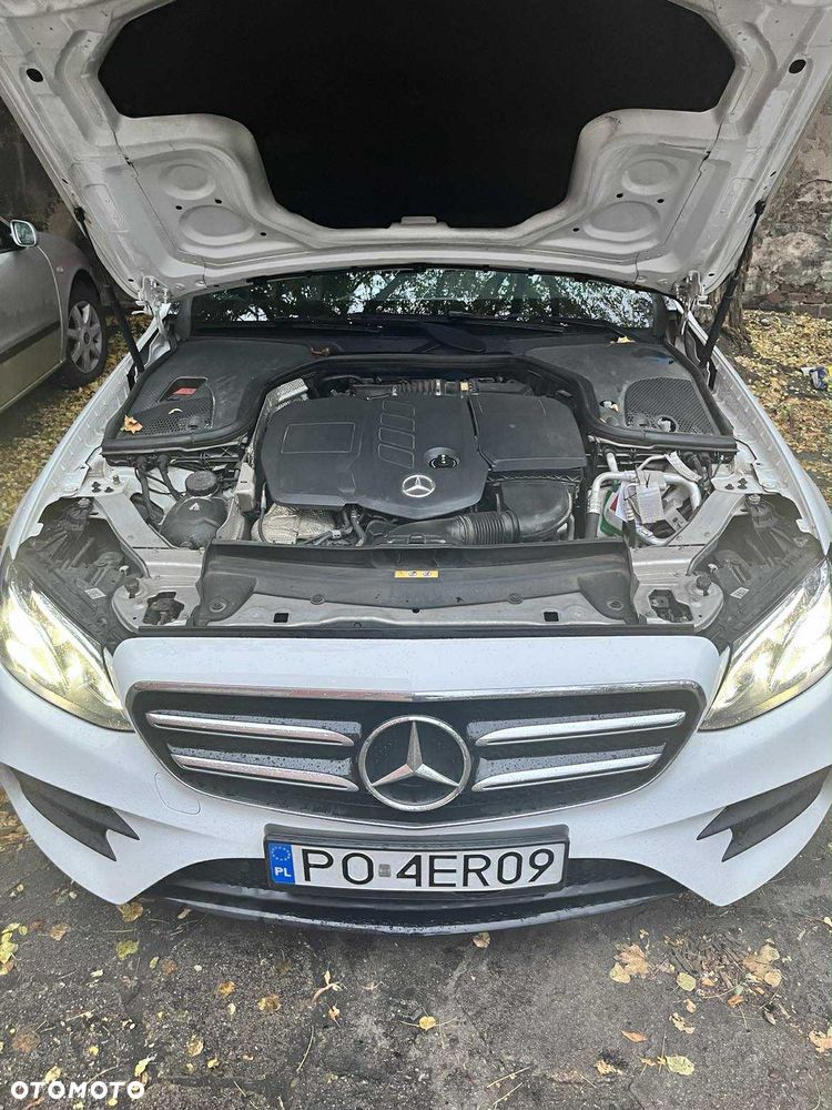 Mercedes-Benz Klasa E 220 d 4-Matic 9G-TRONIC - 18
