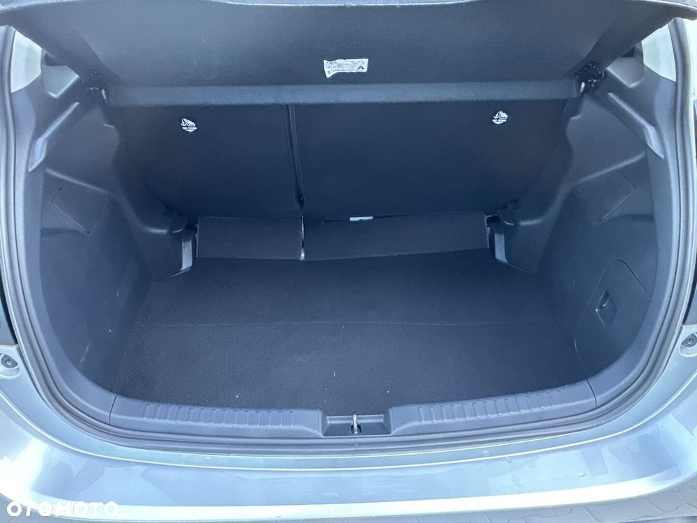 Toyota Yaris - 16