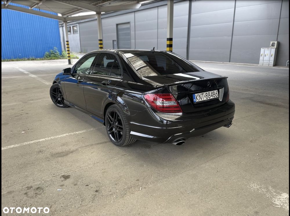 Mercedes-Benz Klasa C 300 CDI 4Matic 7G-TRONIC Avantgarde Edition - 18