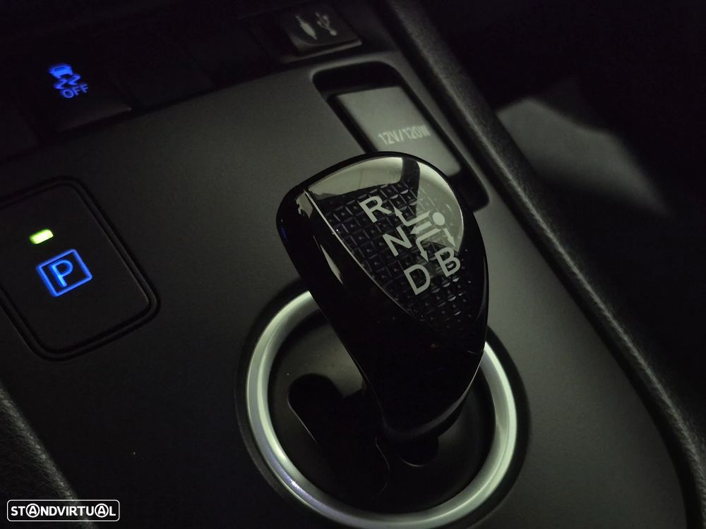 Toyota Auris 1.8 HSD Comfort +P.Techno+P.Sport - 17