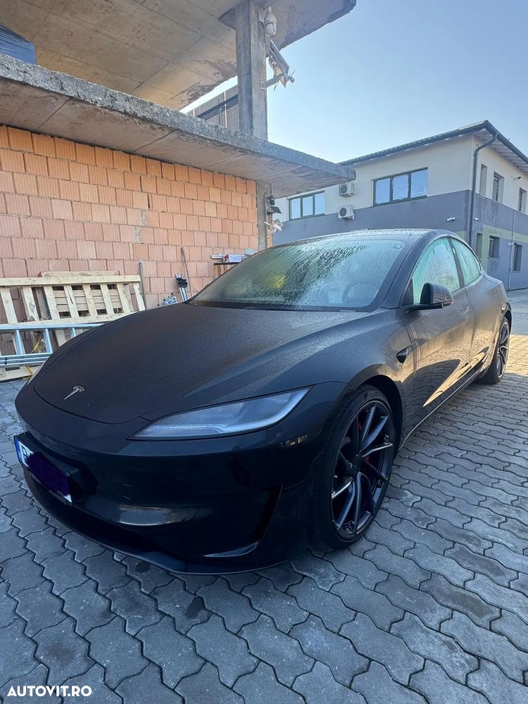 Tesla Model 3 - 1