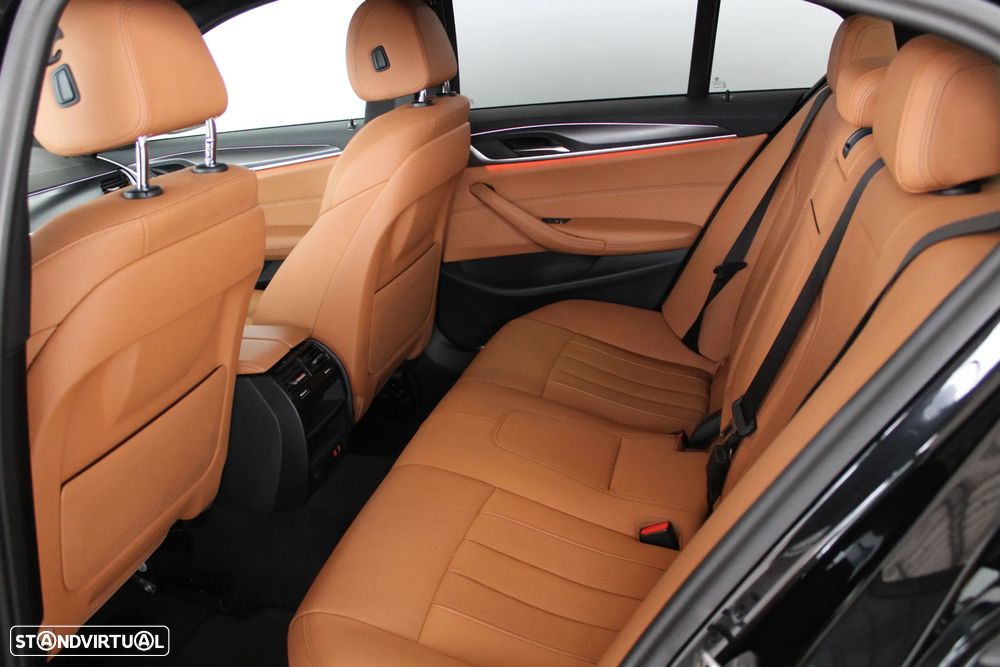 BMW 530 e Pack M - 25
