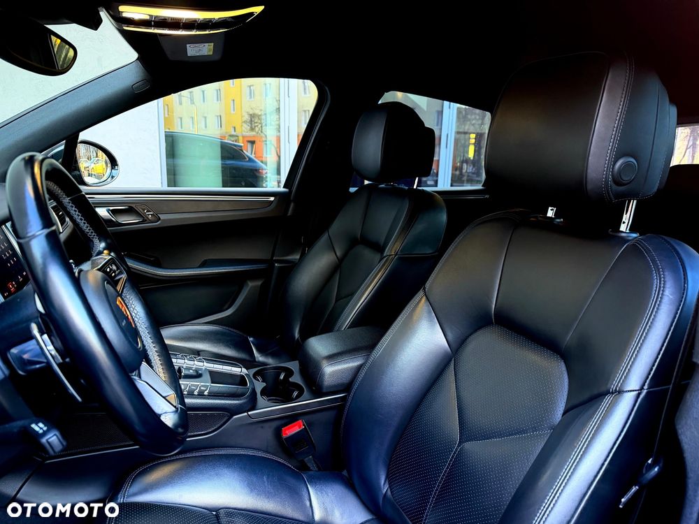 Porsche Macan - 16