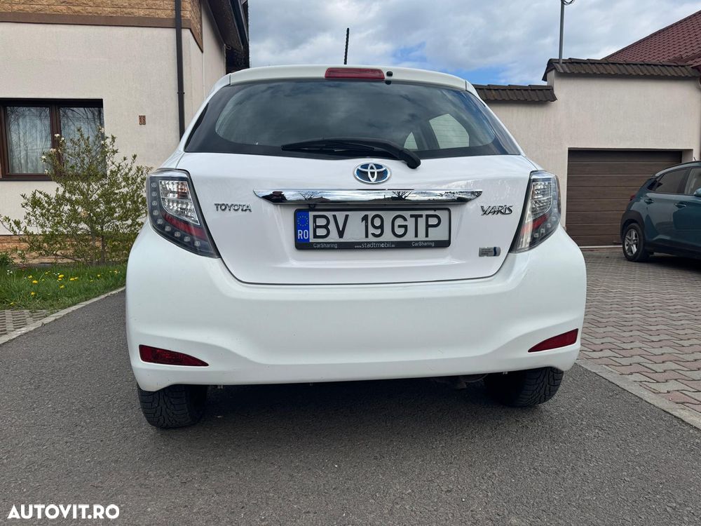 Toyota Yaris 1.5 VVT-i HSD Luna - 4
