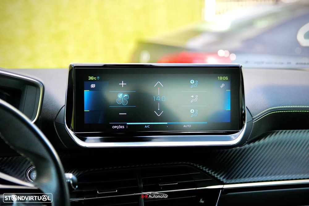 Peugeot e-2008 50 kWh GT - 29