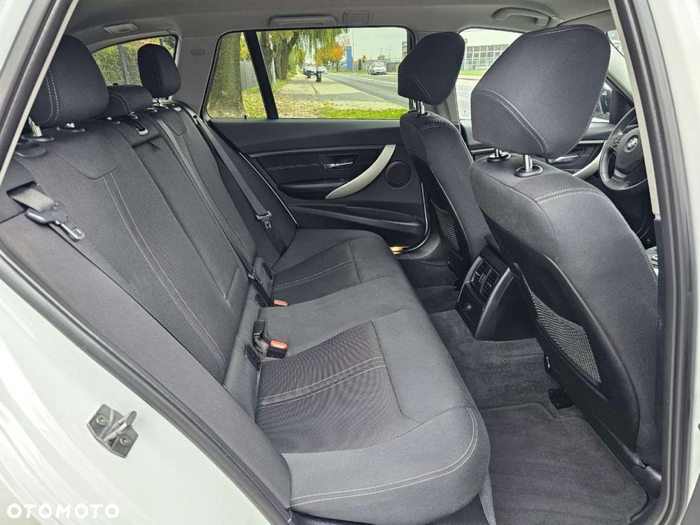 BMW Seria 3 - 23