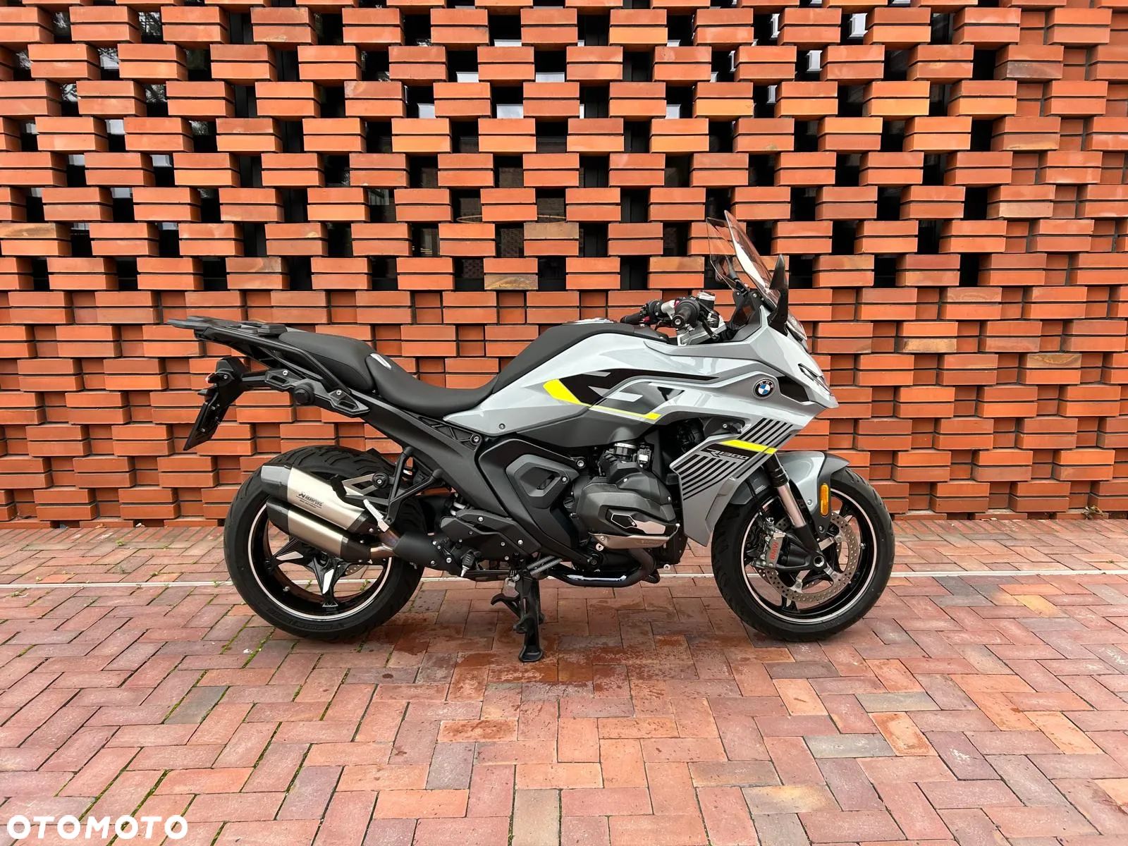 BMW R - 1