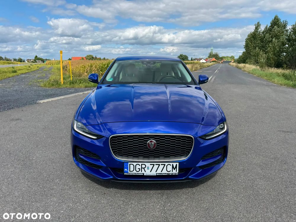 Jaguar XE 25t Prestige - 6