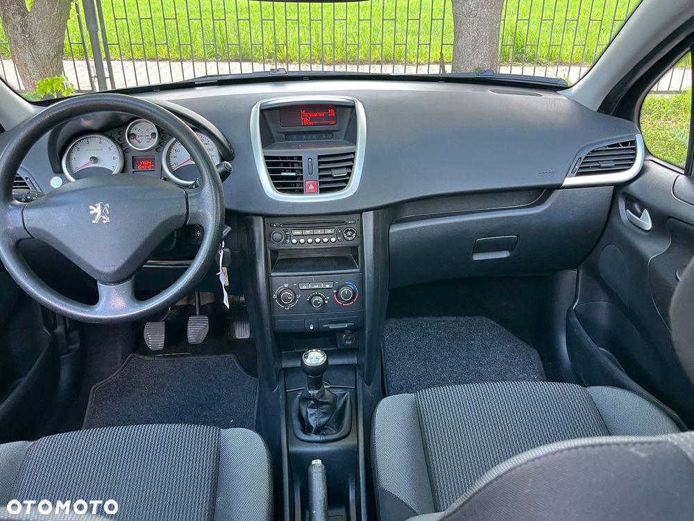 Peugeot 207 - 11