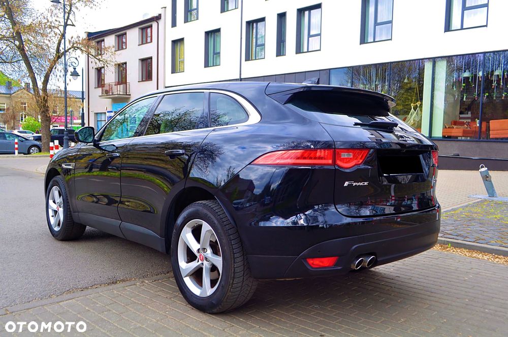 Jaguar F-Pace 2.0 i4D AWD Pure - 3