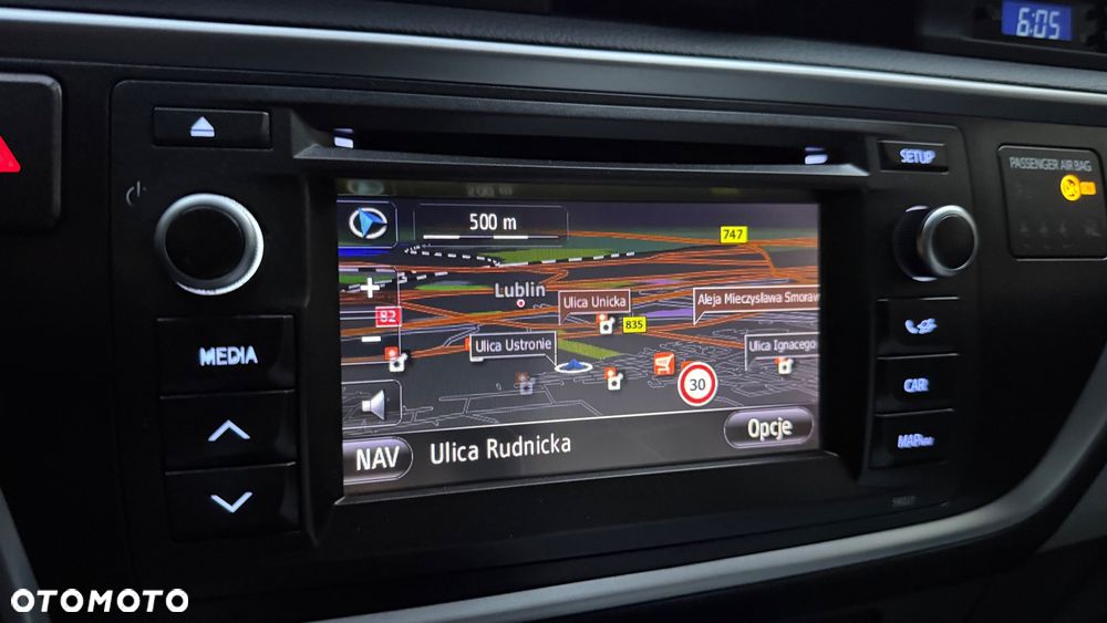 Toyota Auris 1.8 HSD Prestige NAVI - 23