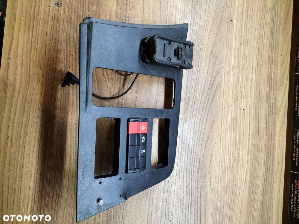 Konsola Mercedes Atego - 1