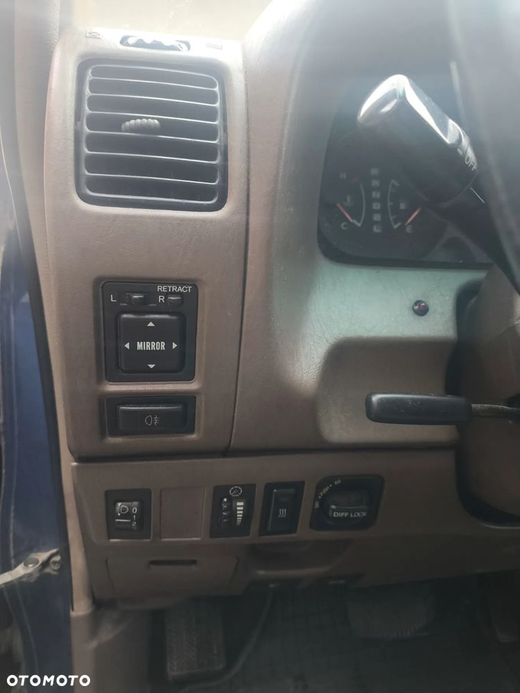 Toyota Land Cruiser - 13