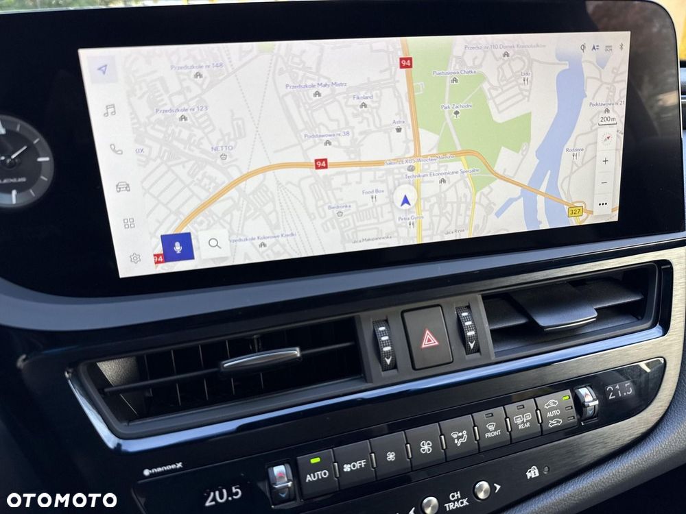 Lexus ES 300h Business Edition - 18